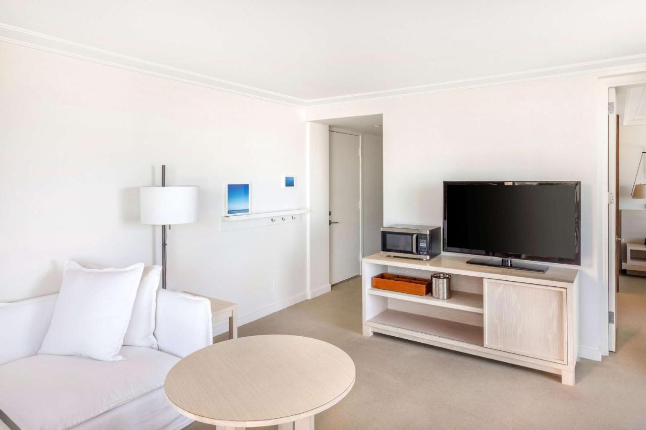 One-Bedroom Premier King Suite with Balcony - Oceanfront